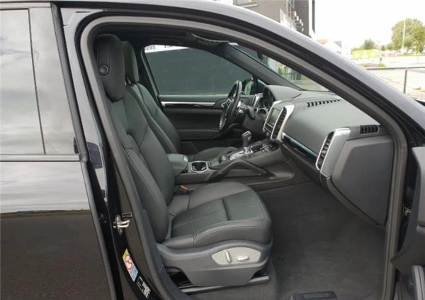 Porsche Cayenne cena 148000 przebieg: 188000, rok produkcji 2015 z Kraków małe 191